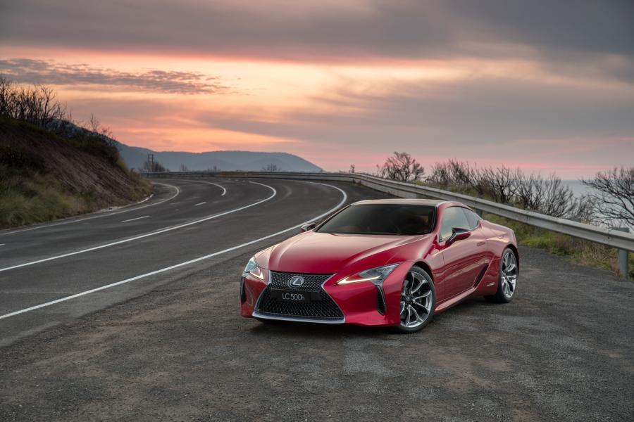  Lexus LC500h 2017 года  (AU) (фото 9 из 22)
